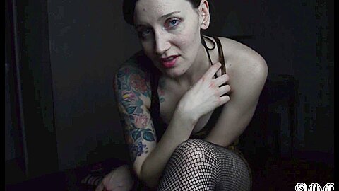 Bettie Bondage - La belle-mère de vos meilleures amies a un secret