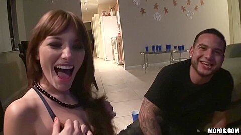 Gire A Garrafa Suja Kimberly Cummings Cena Pornô
