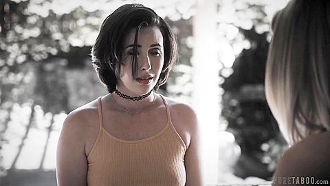 Casey Calvert e Paige Owens - A herança