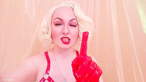 Strap-on-Pov-Video: Oben-ohne-Herrin in oberschenkelhohen Overknee-Stiefeln mit langen Handschuhen – Arya Grander