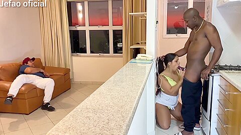 Bruna Lopes - Fue a arreglar la máquina si un cliente